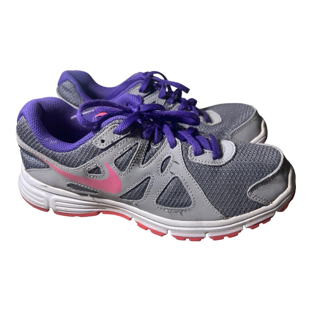 Nike Girls Revolution 2 Grey and purple size 5Y